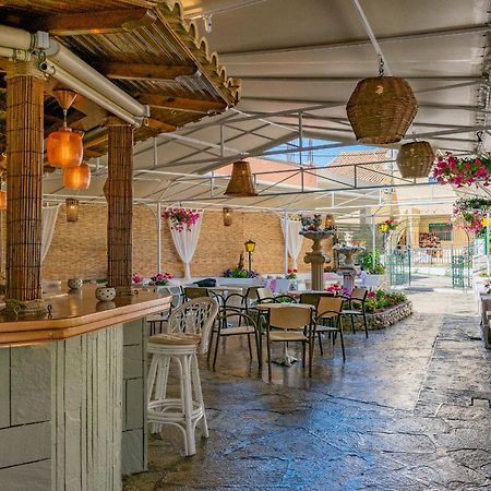 Sirena Beach Gouvia Ngoại thất bức ảnh